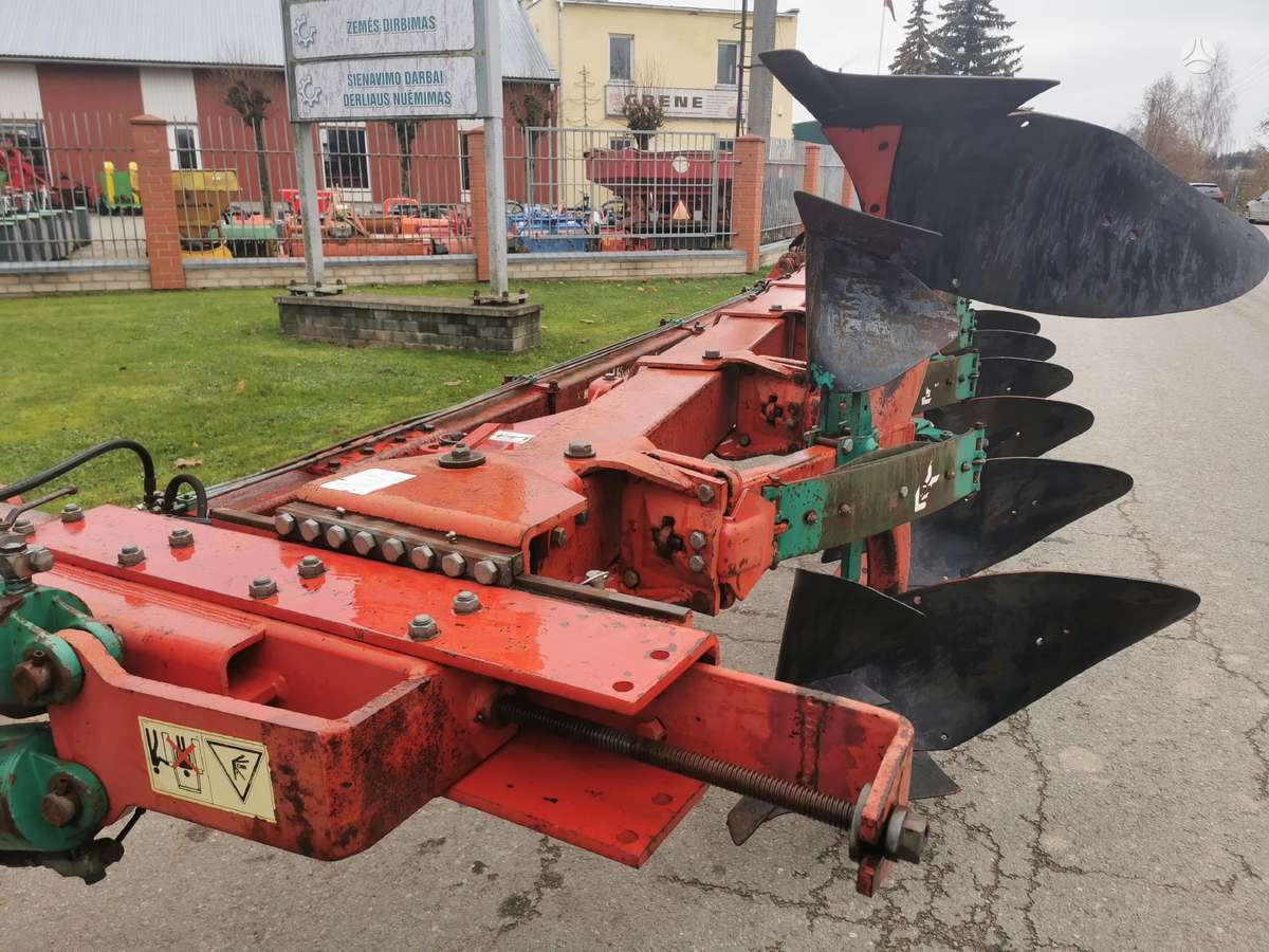 Kverneland PB 100, ploughs