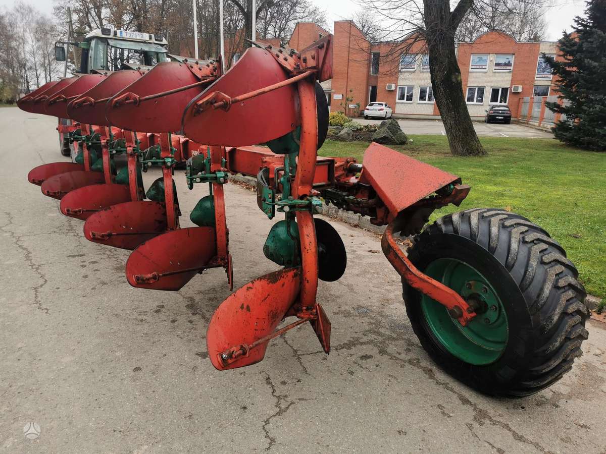 Kverneland PB 100, ploughs
