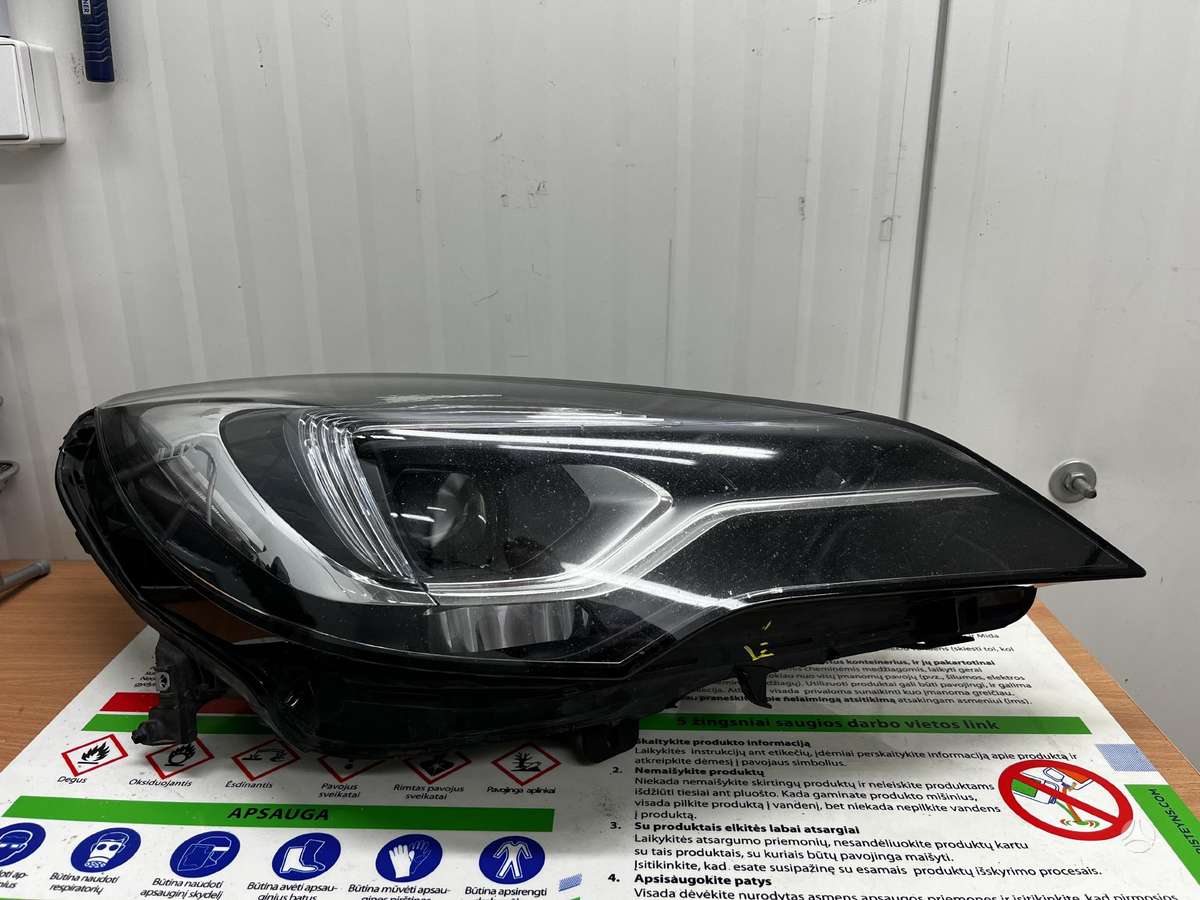 Opel Astra lights