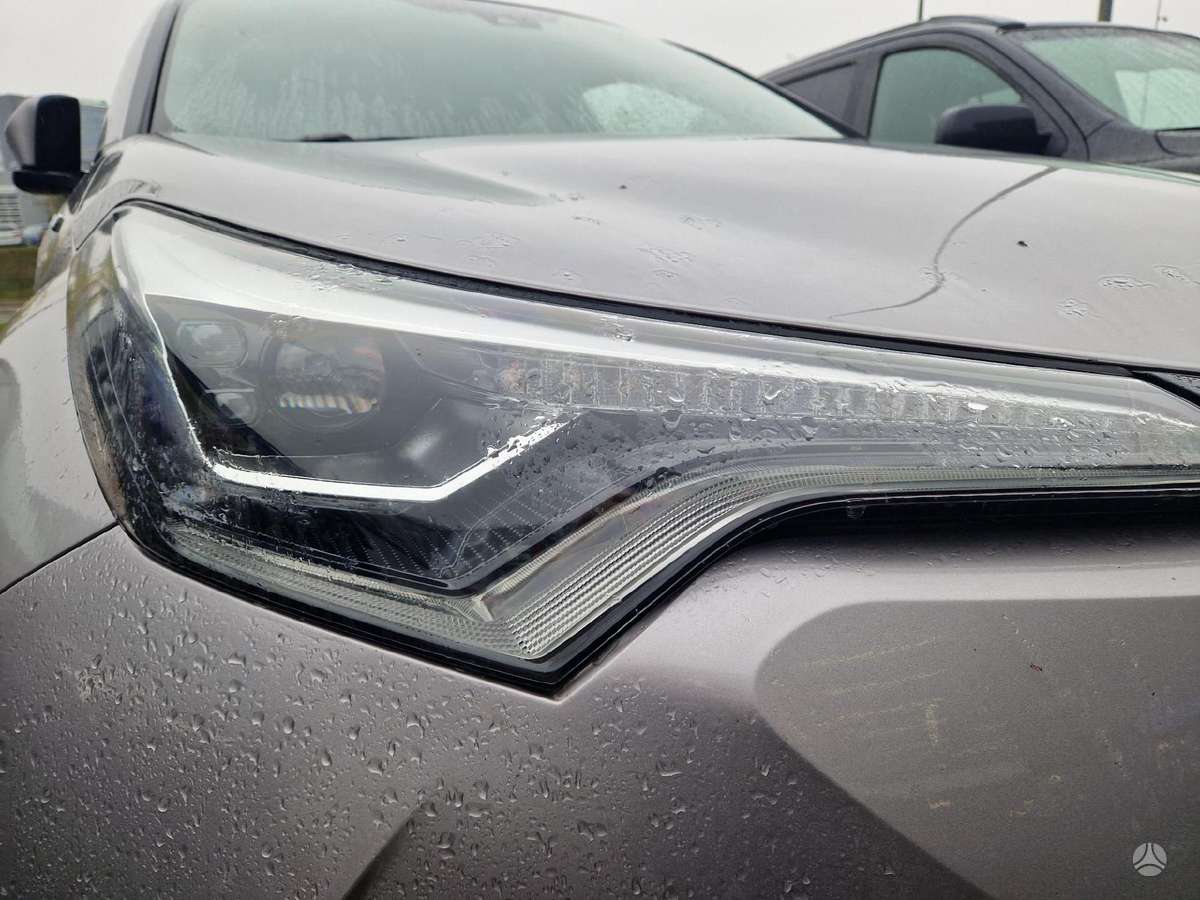 Toyota C-HR - 9