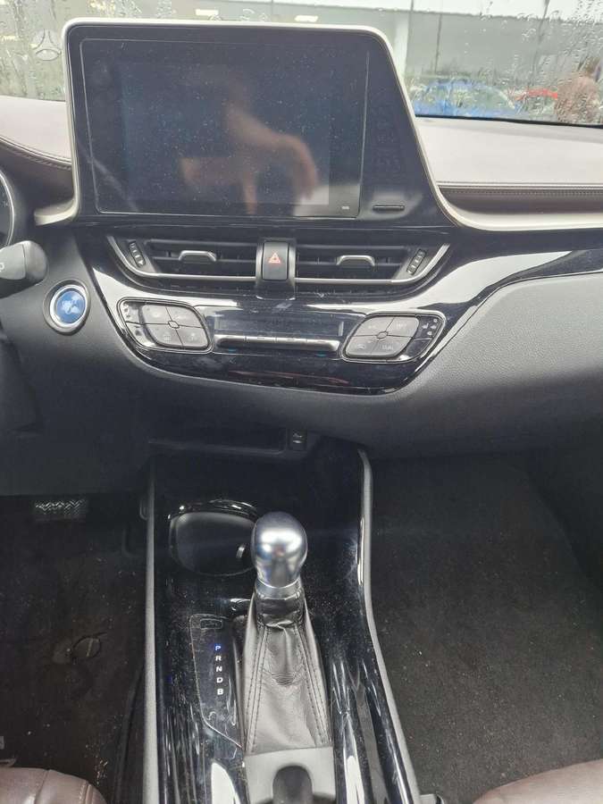 Toyota C-HR - 11