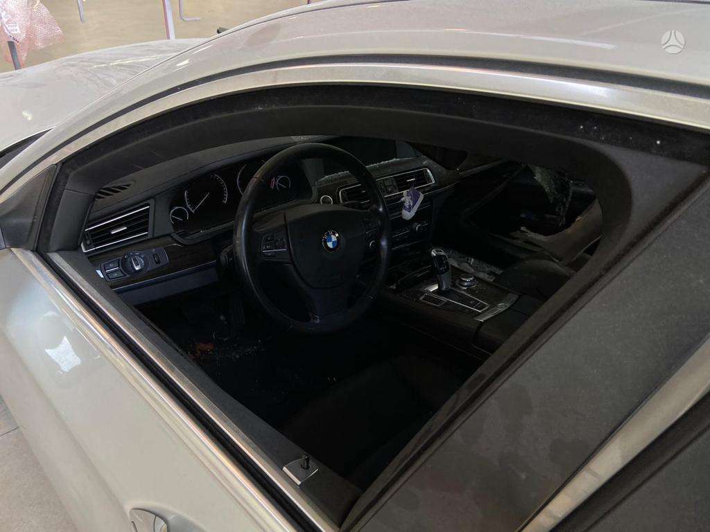 BMW 730 Rida tikra 200 000 km