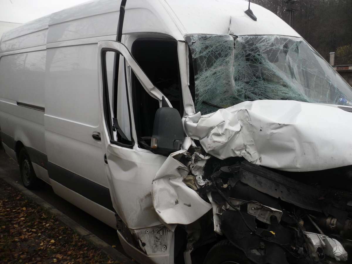 Mercedes-Benz Sprinter, cargo vans