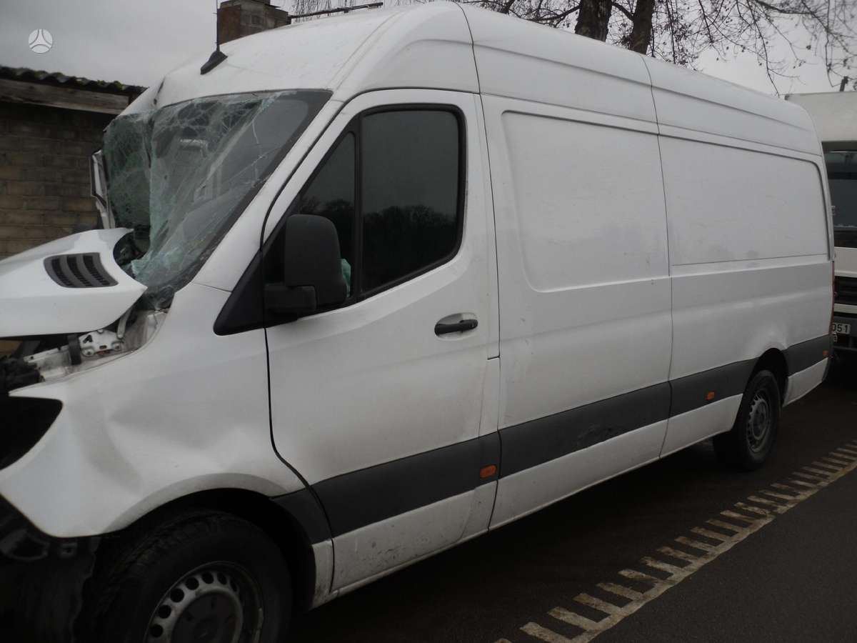 Mercedes-Benz Sprinter, preču