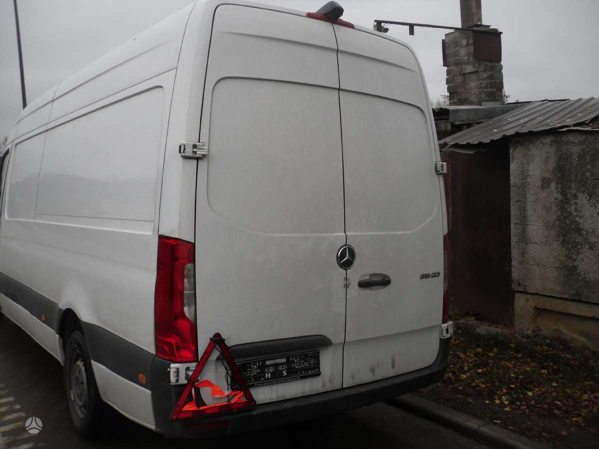Mercedes-Benz Sprinter, preču