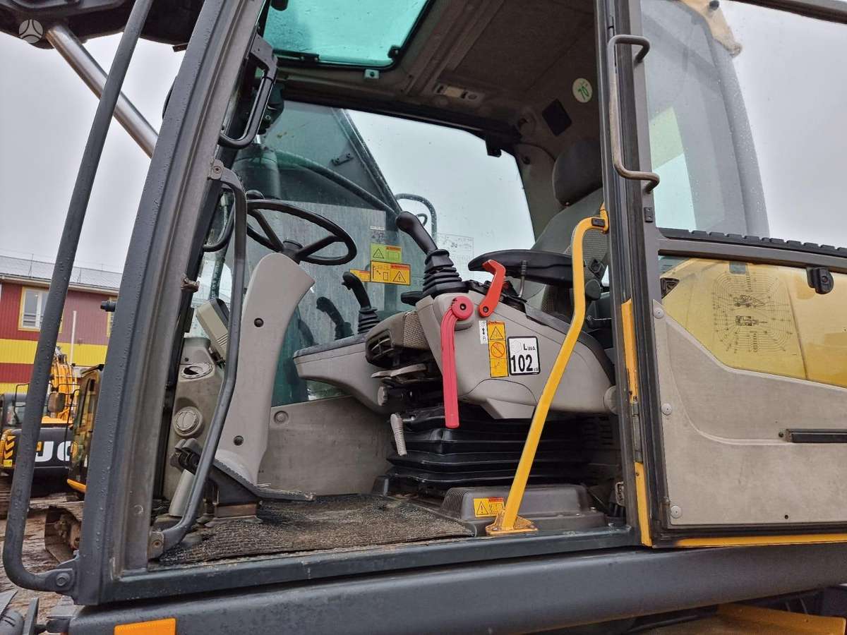 Volvo EW180C, excavator