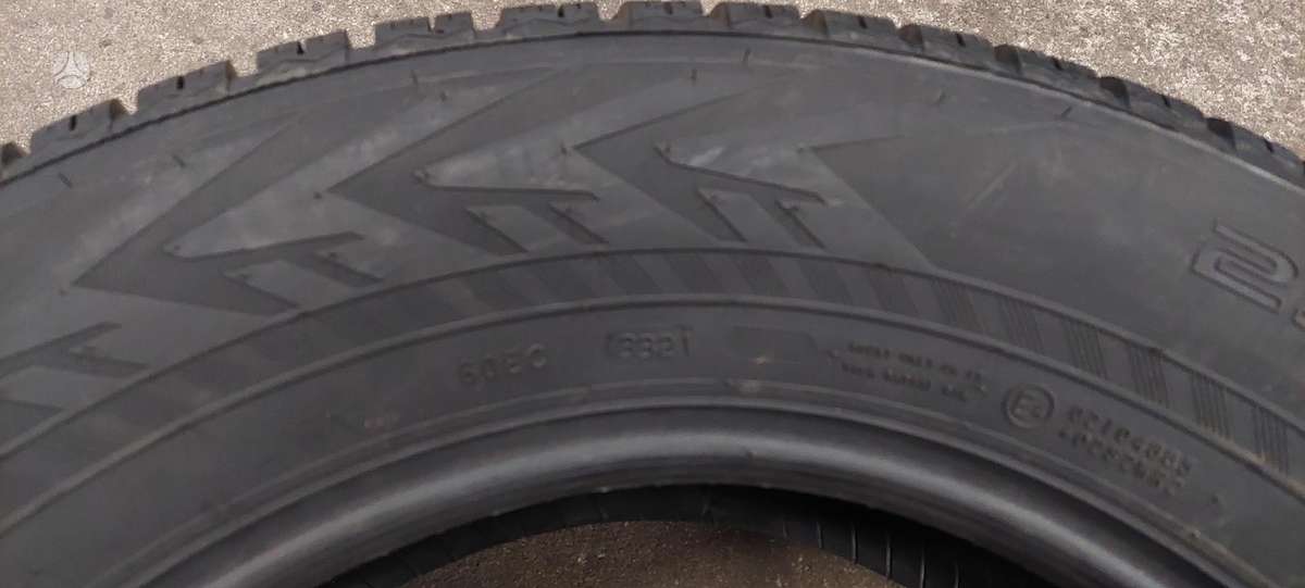 Nokian, зимние 235/65 R17