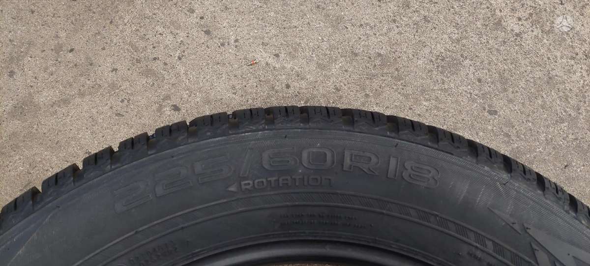 Nokian, žieminės 225/60 R18