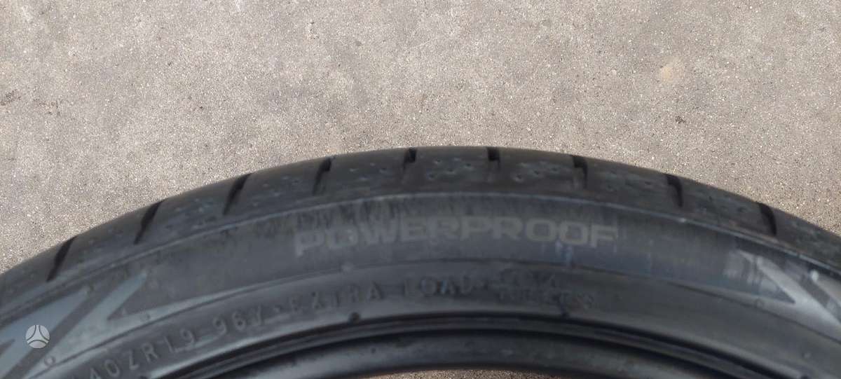 Nokian, летние 235/40 R19