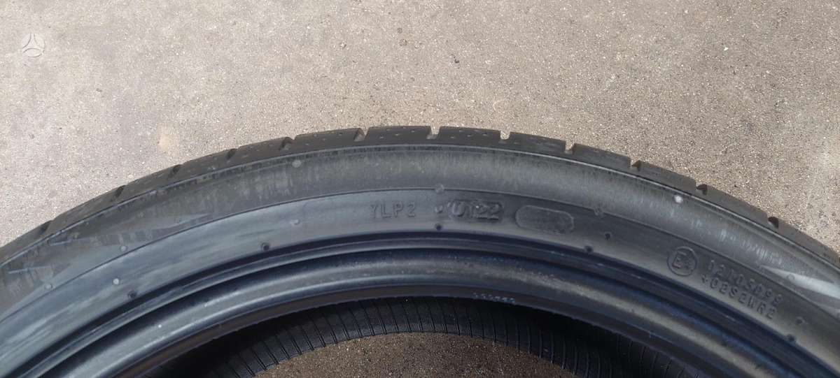Nokian, vasarinės 235/40 R19