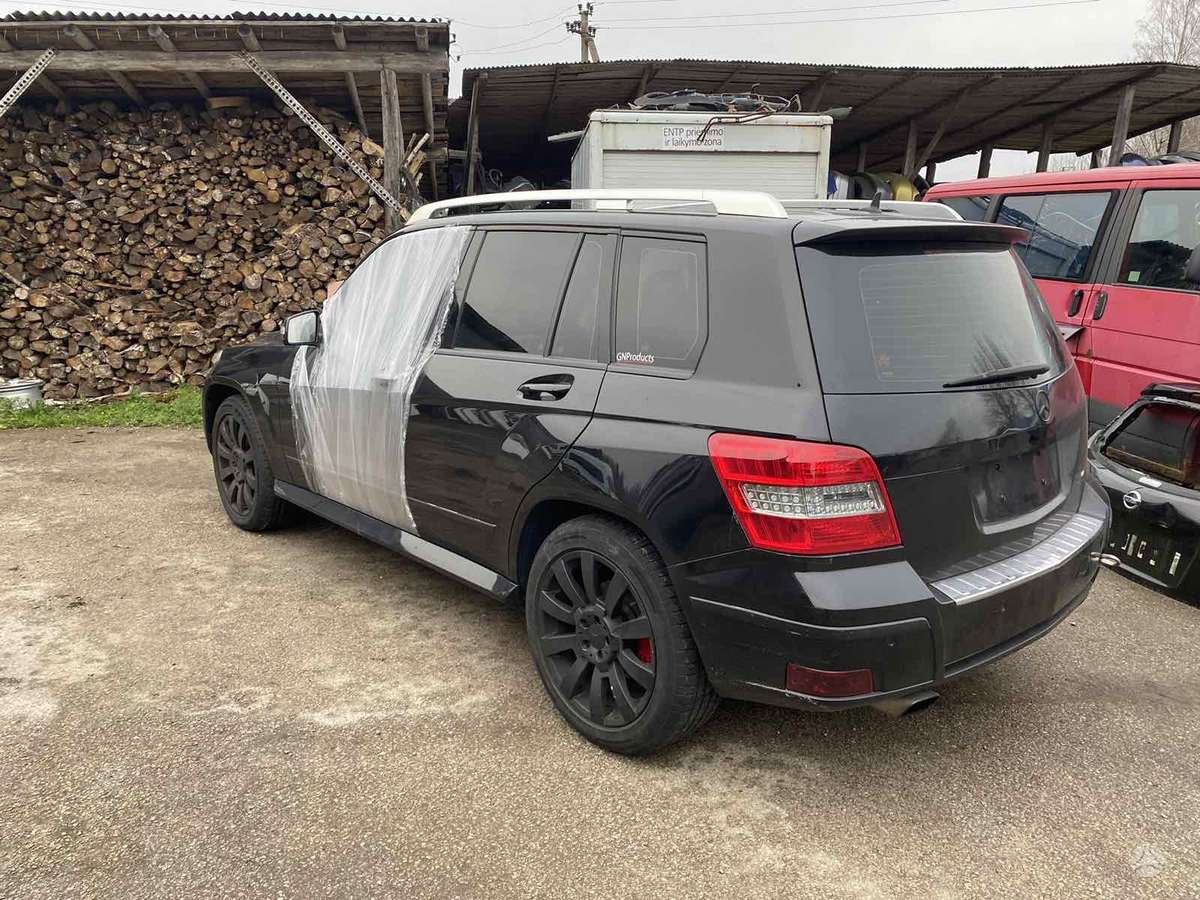 Mercedes-Benz GLK320 dalimis