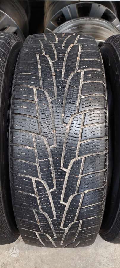 Kumho, winter 235/65 R17