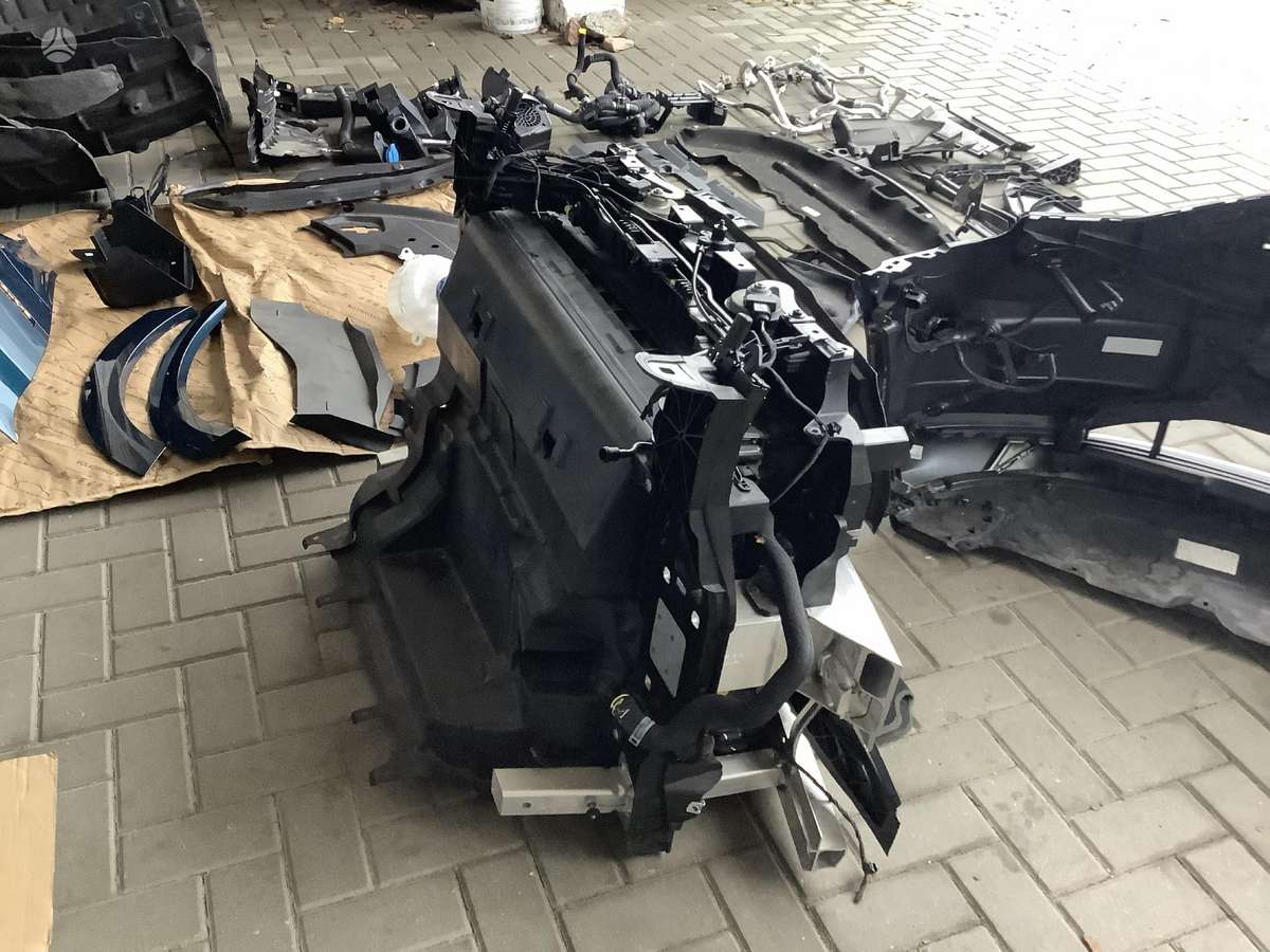 Audi e-tron детали кузова