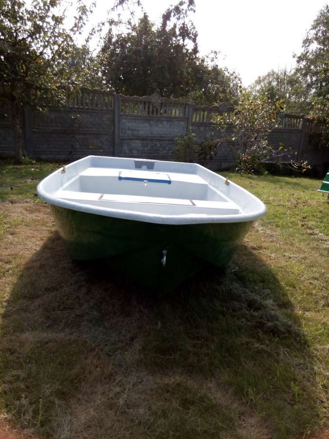 Autoplast Valtis trimarano tipo, plastikinės valtys