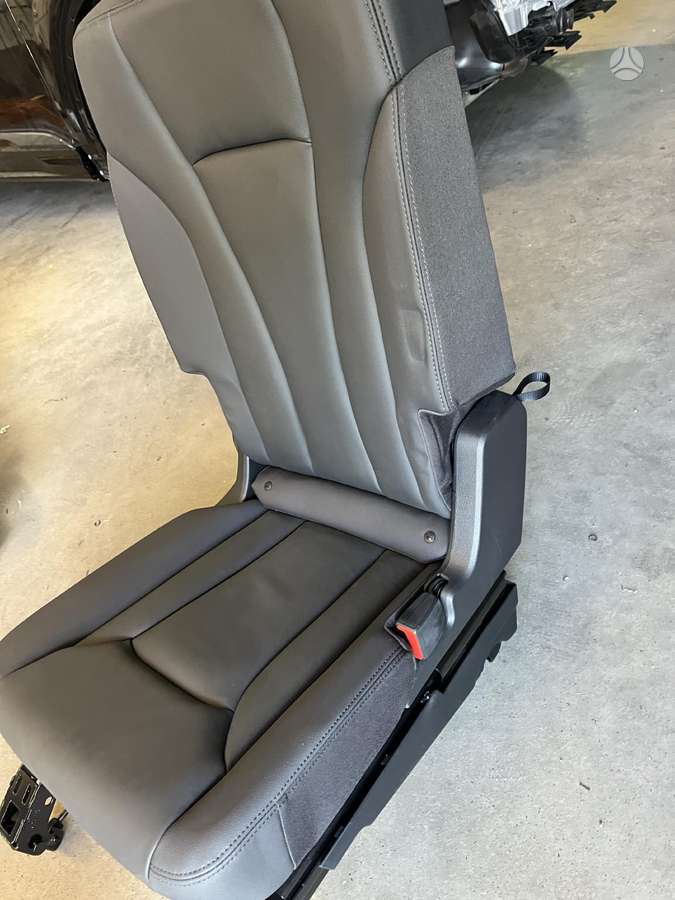 Audi Q7 детали салона