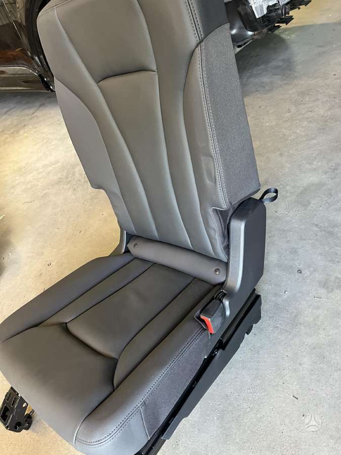 Audi Q7 salono detalės