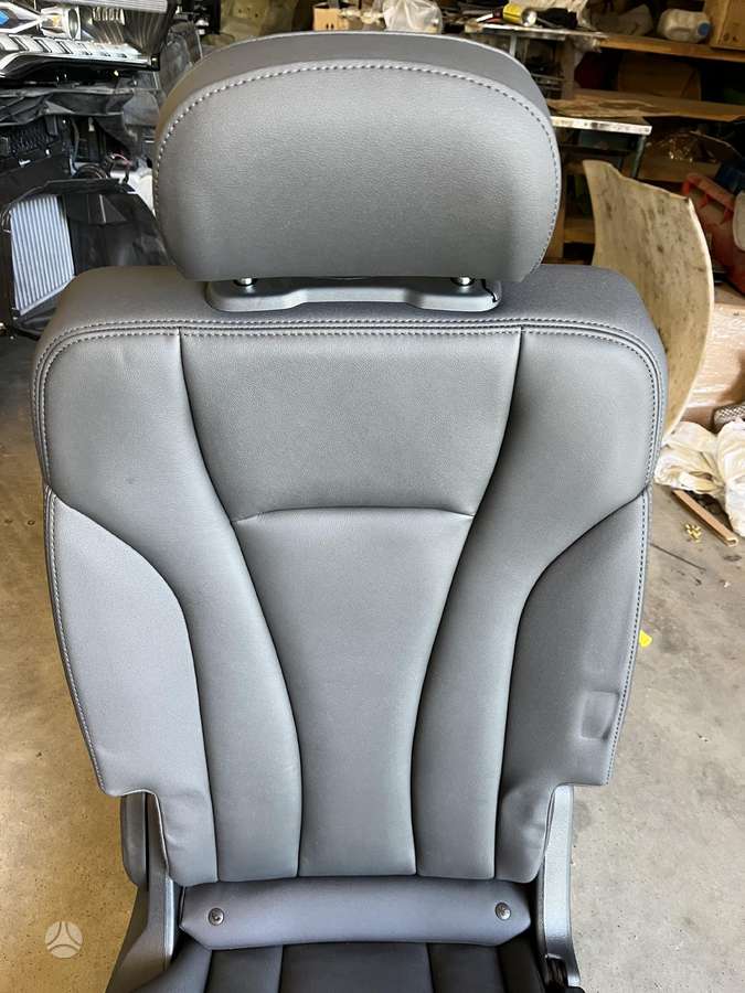 Audi Q7 salono detalės