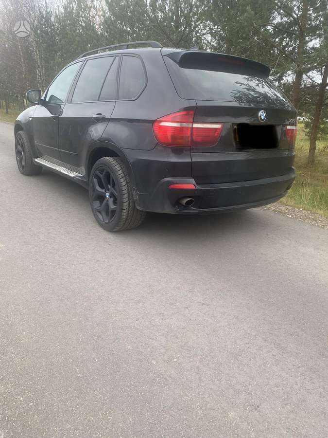 BMW X5 dalimis