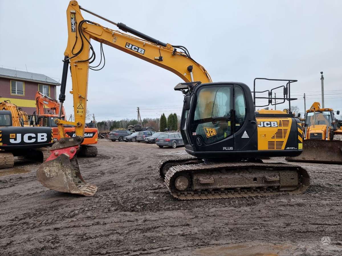 JCB JCB JS131LC (PLUS), экскаваторы