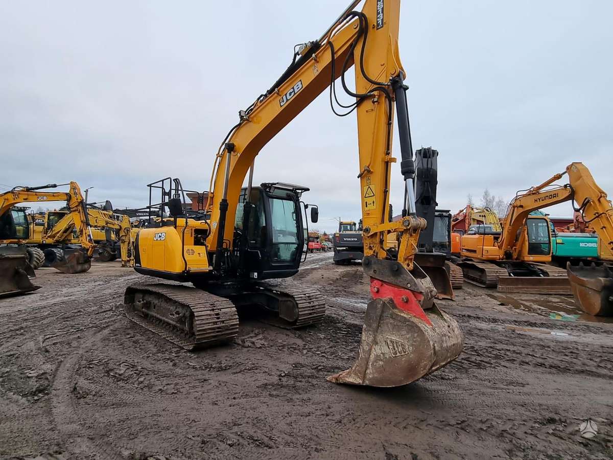 JCB JCB JS131LC (PLUS), excavator