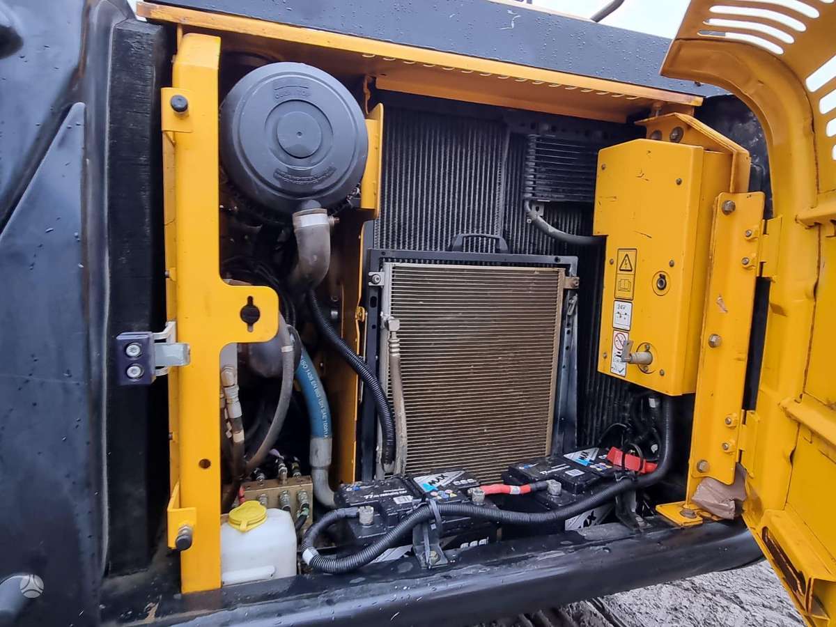 JCB JCB JS131LC (PLUS), excavator