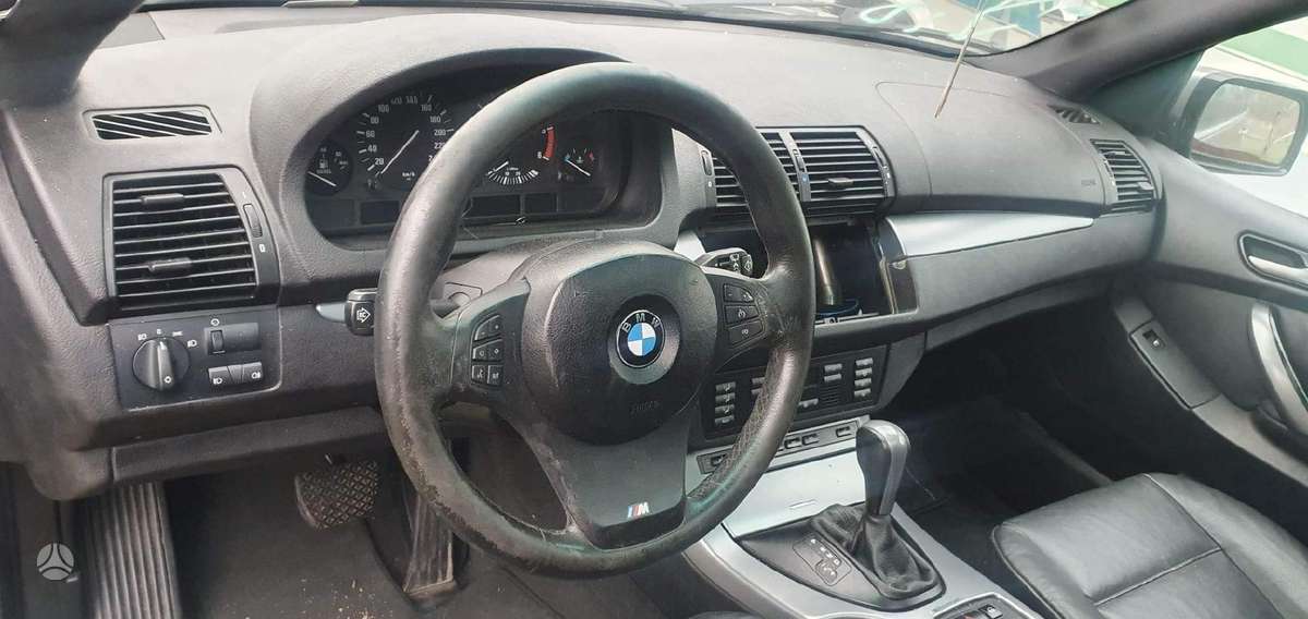 BMW X5 Dalimis