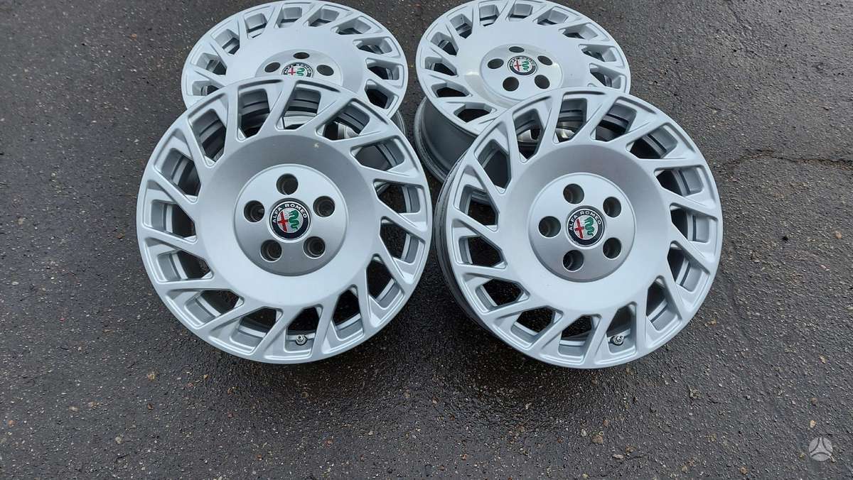 Alfa Romeo Giulia 2016-22', light alloy, R16