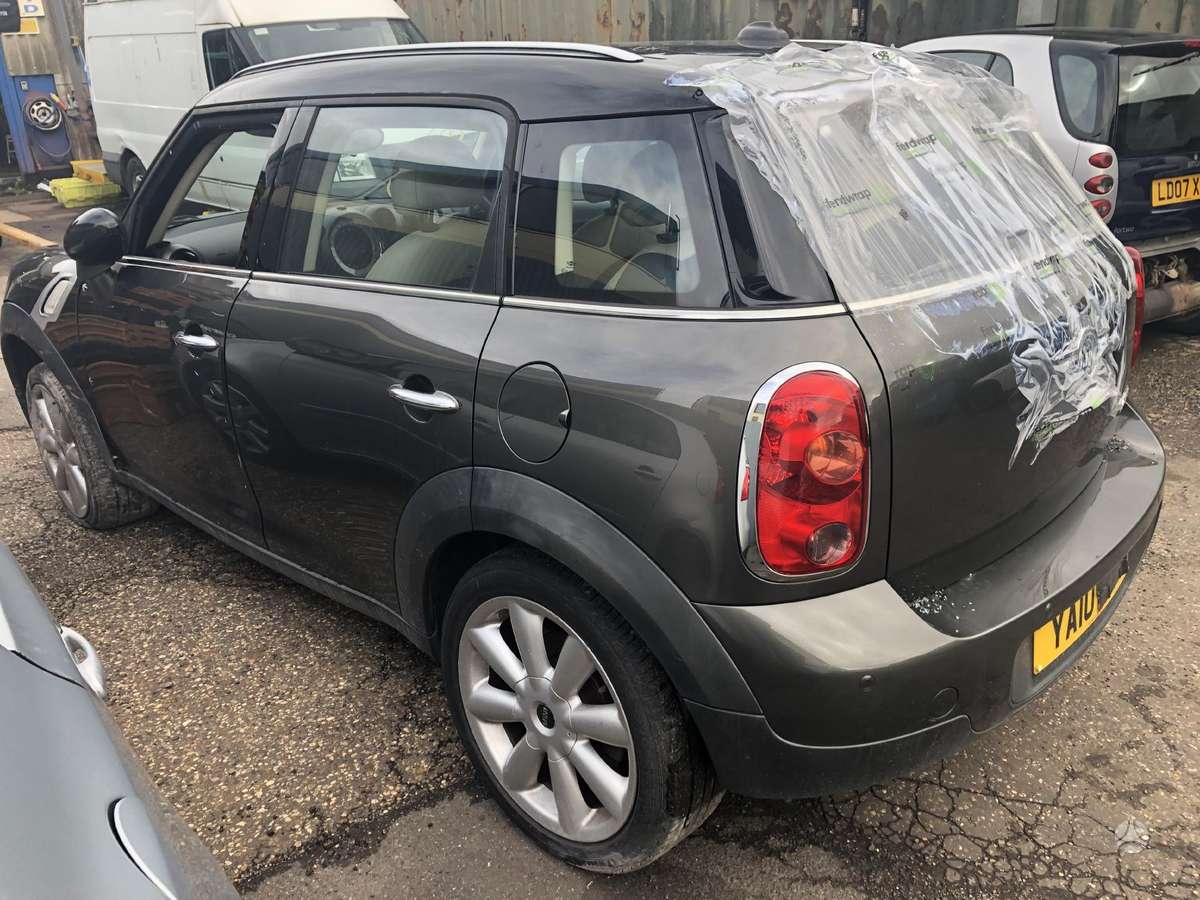 Mini Countryman dalimis. Dalimis