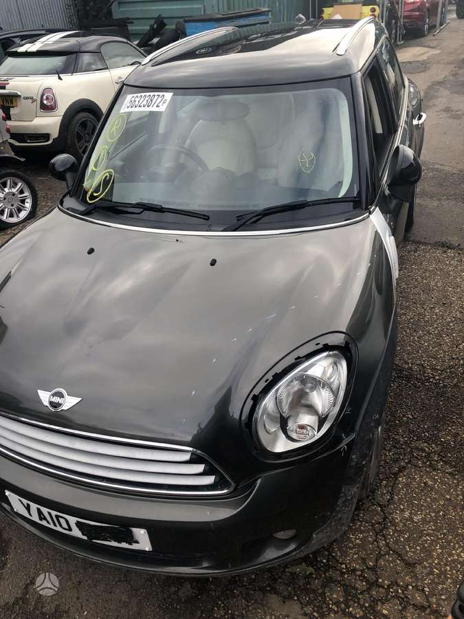 Mini Countryman dalimis. Dalimis