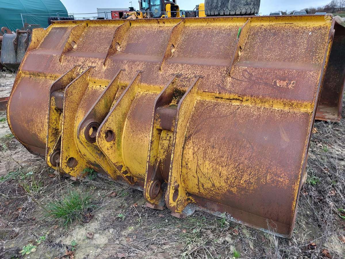 Hyundai 456, buckets