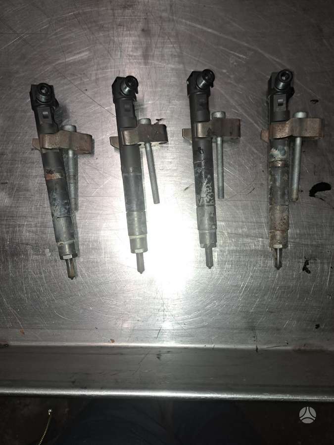 Mercedes-Benz C220 engine parts
