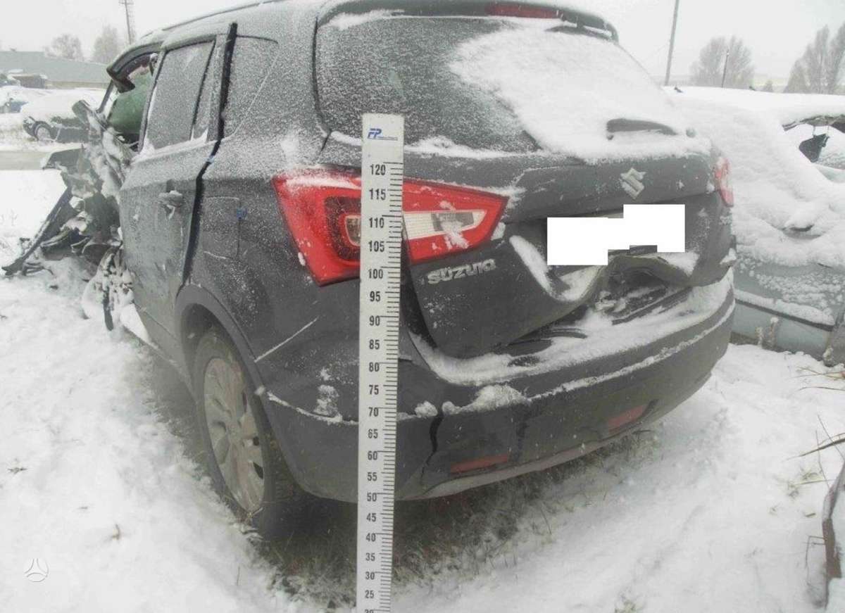 Suzuki SX4 S-Cross по частям