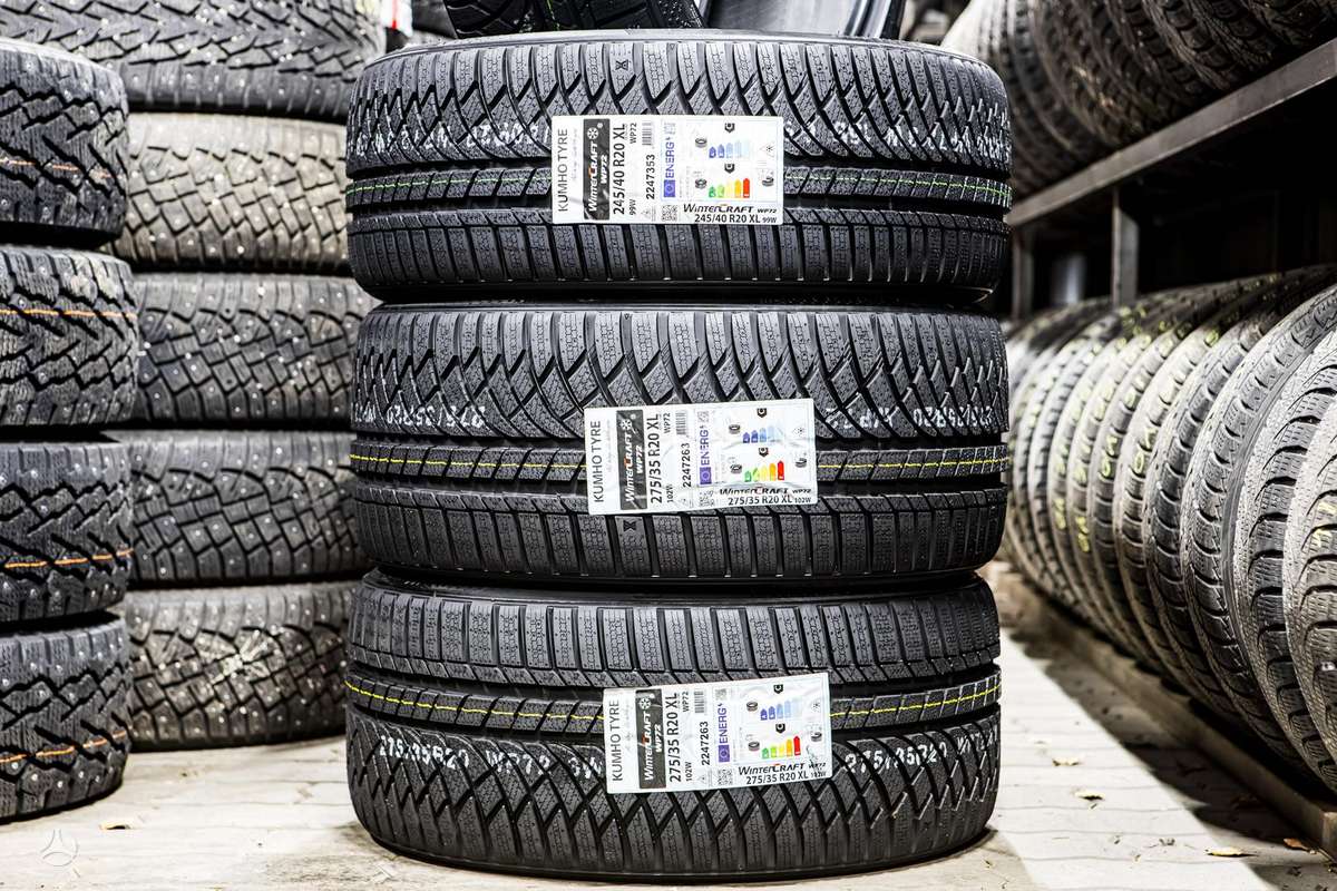 Kumho WinterCraft WP72, winter 275/35 R20