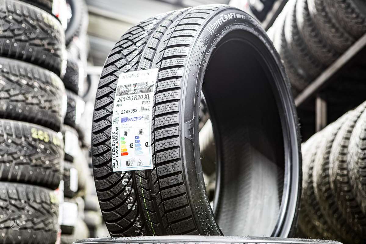 Kumho WinterCraft WP72, winter 275/35 R20