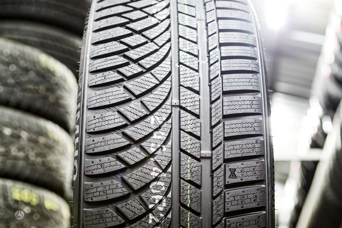 Kumho WinterCraft WP72, winter 275/35 R20