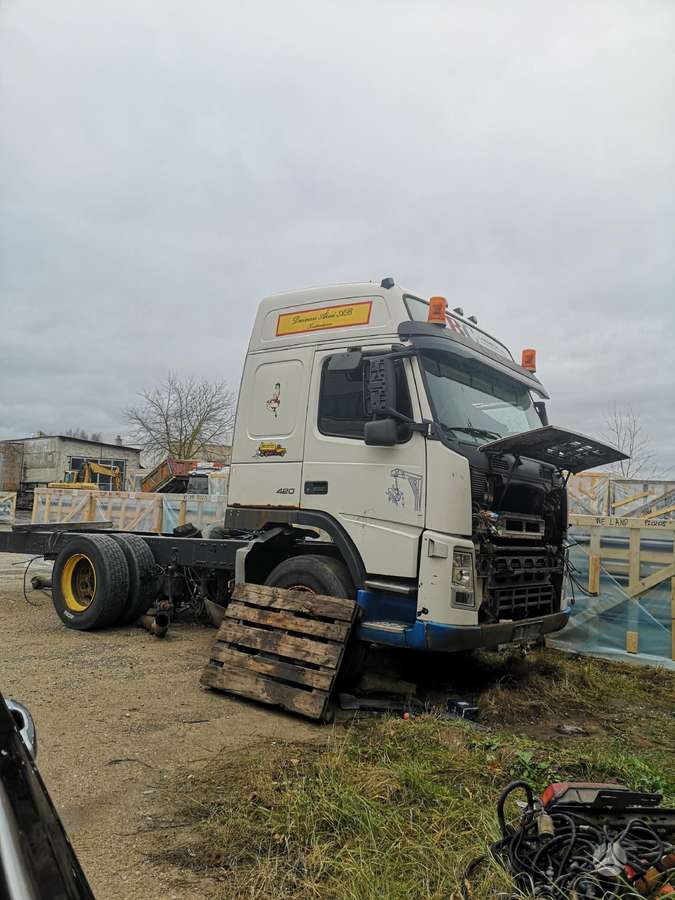 Volvo FM12-420, semi-trailer trucks