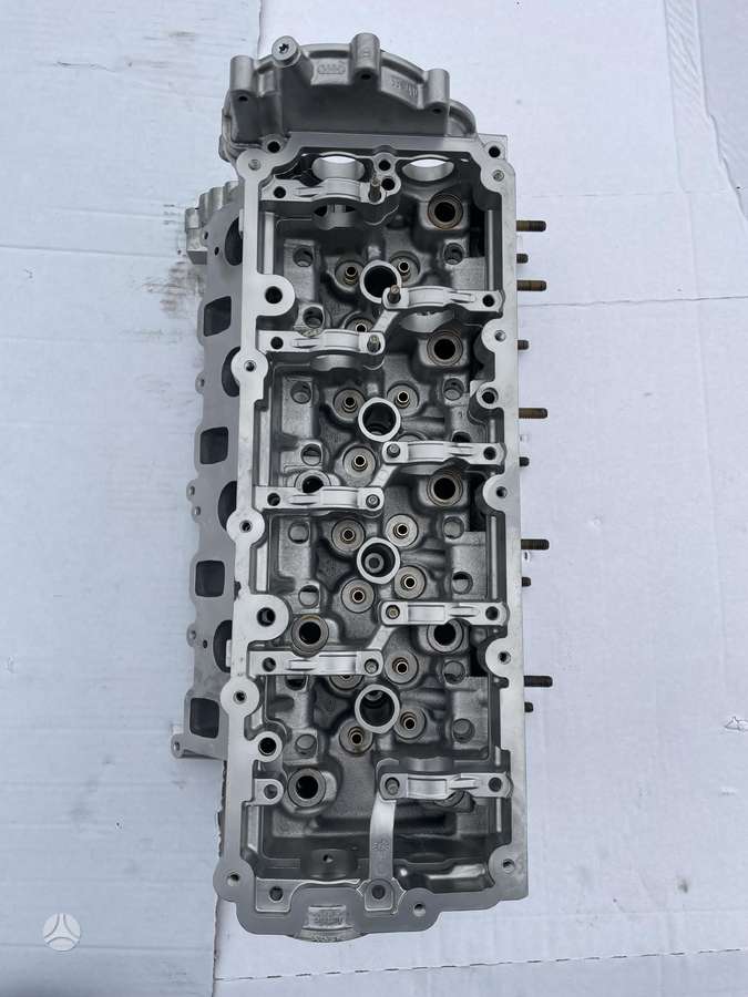 Audi A8, BTR BVN, cylinder head