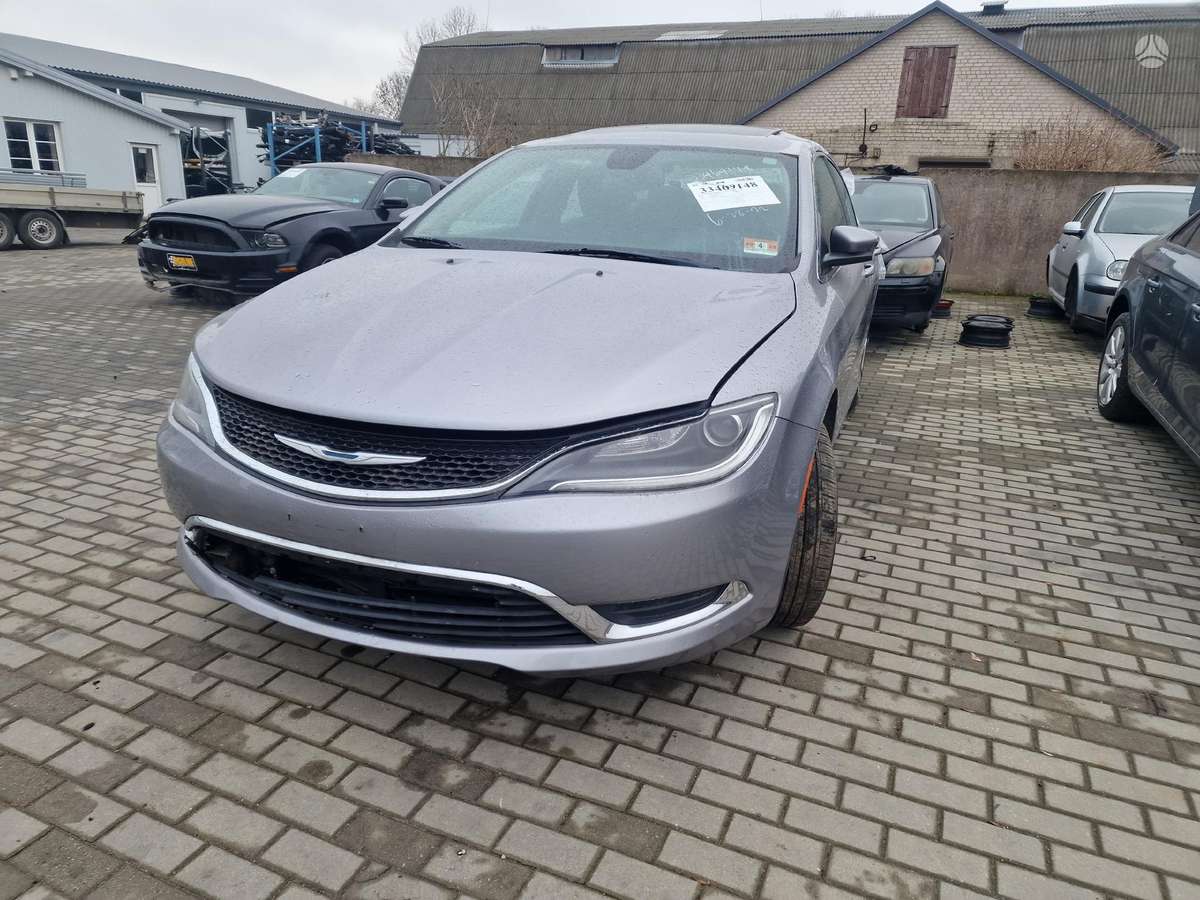 Chrysler 200 dalimis