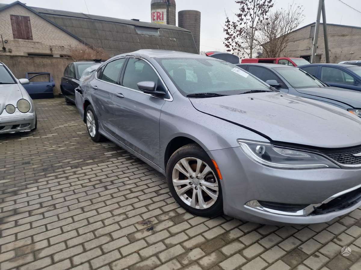 Chrysler 200 по частям