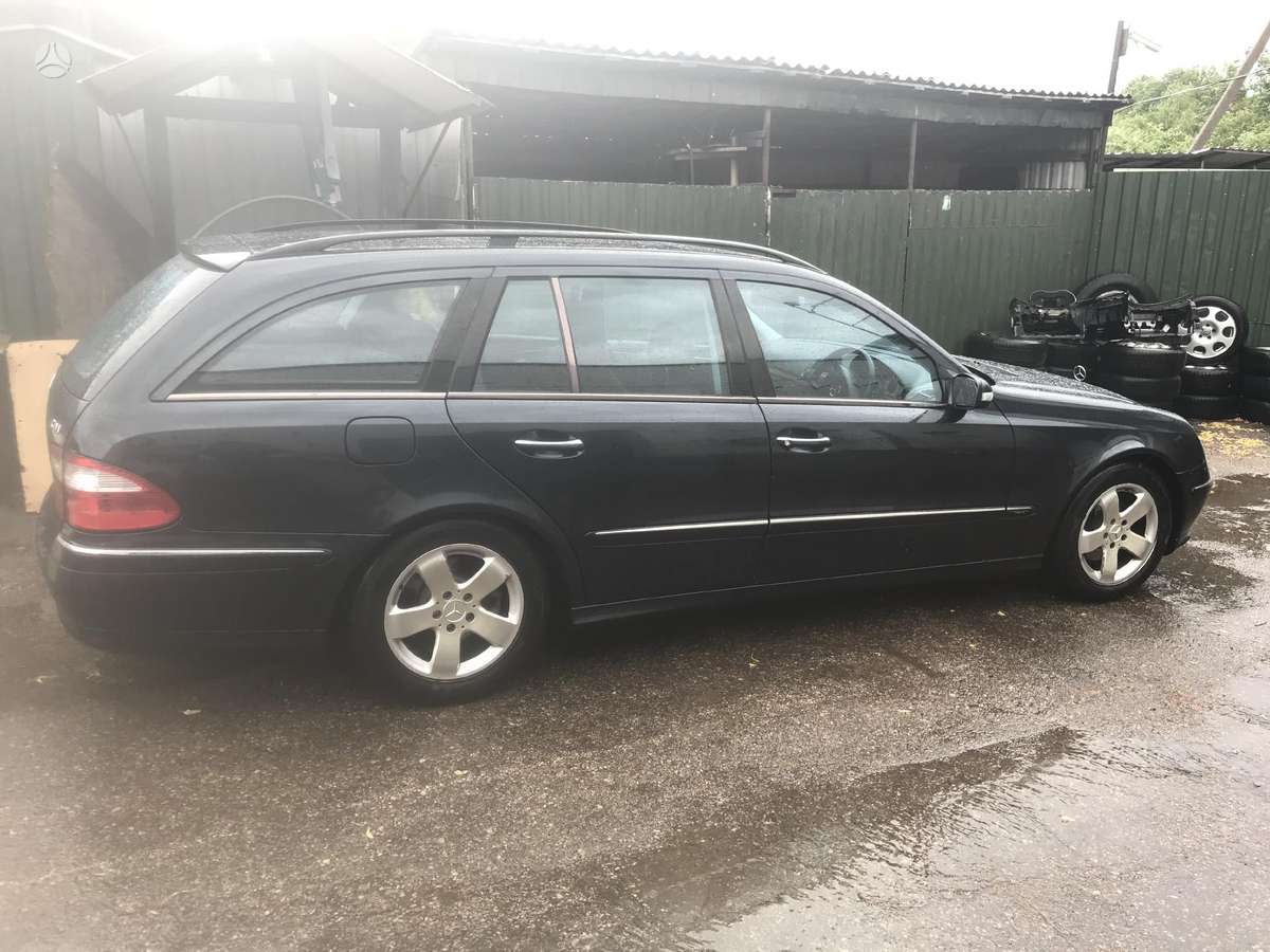 Mercedes-Benz E270