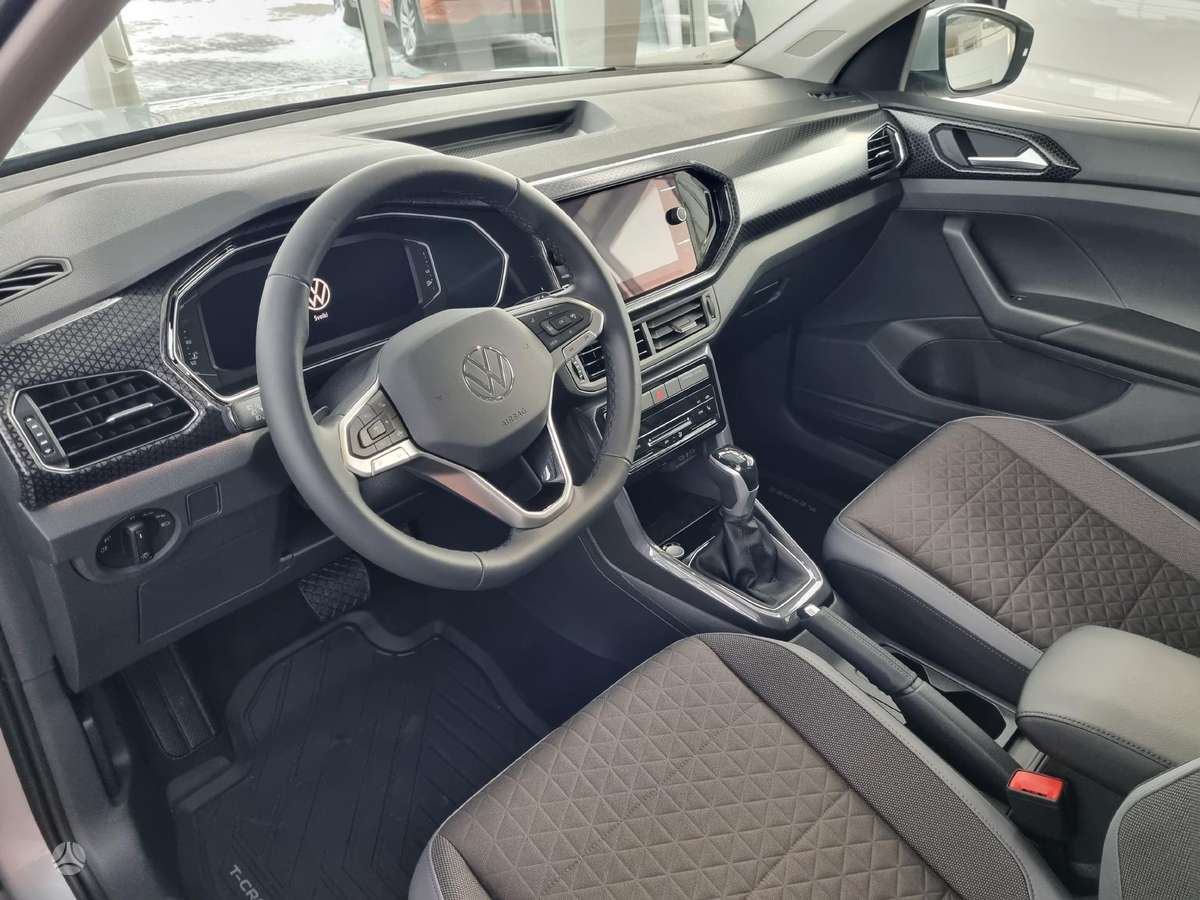 Volkswagen T-Cross, off-road / crossover