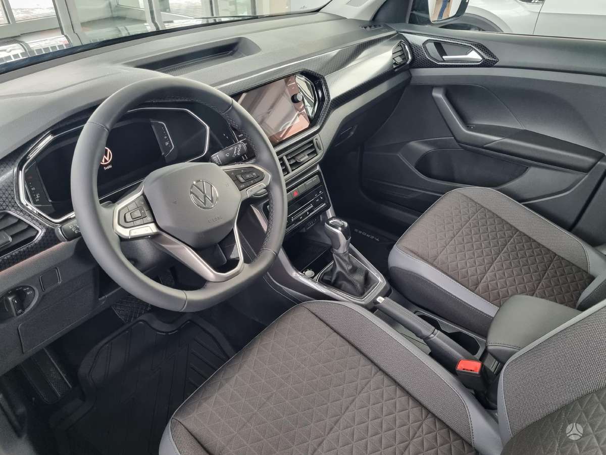 Volkswagen T-Cross, Внедорожник / Кроссовер
