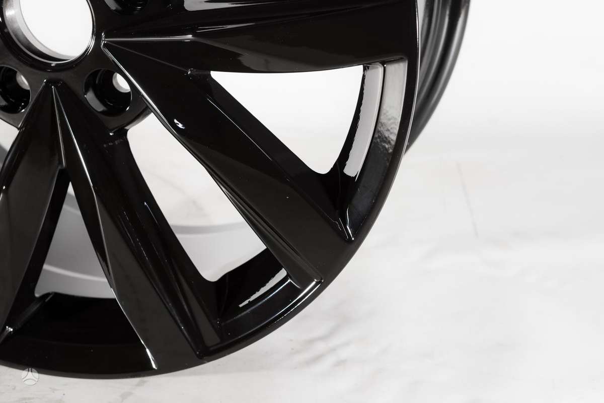 Volkswagen, light alloy, R18