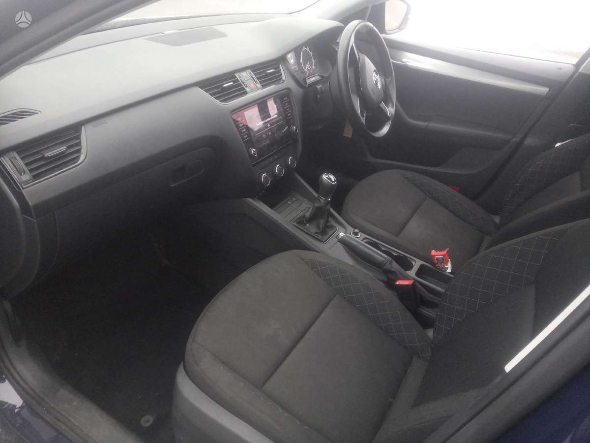 Skoda Octavia body parts