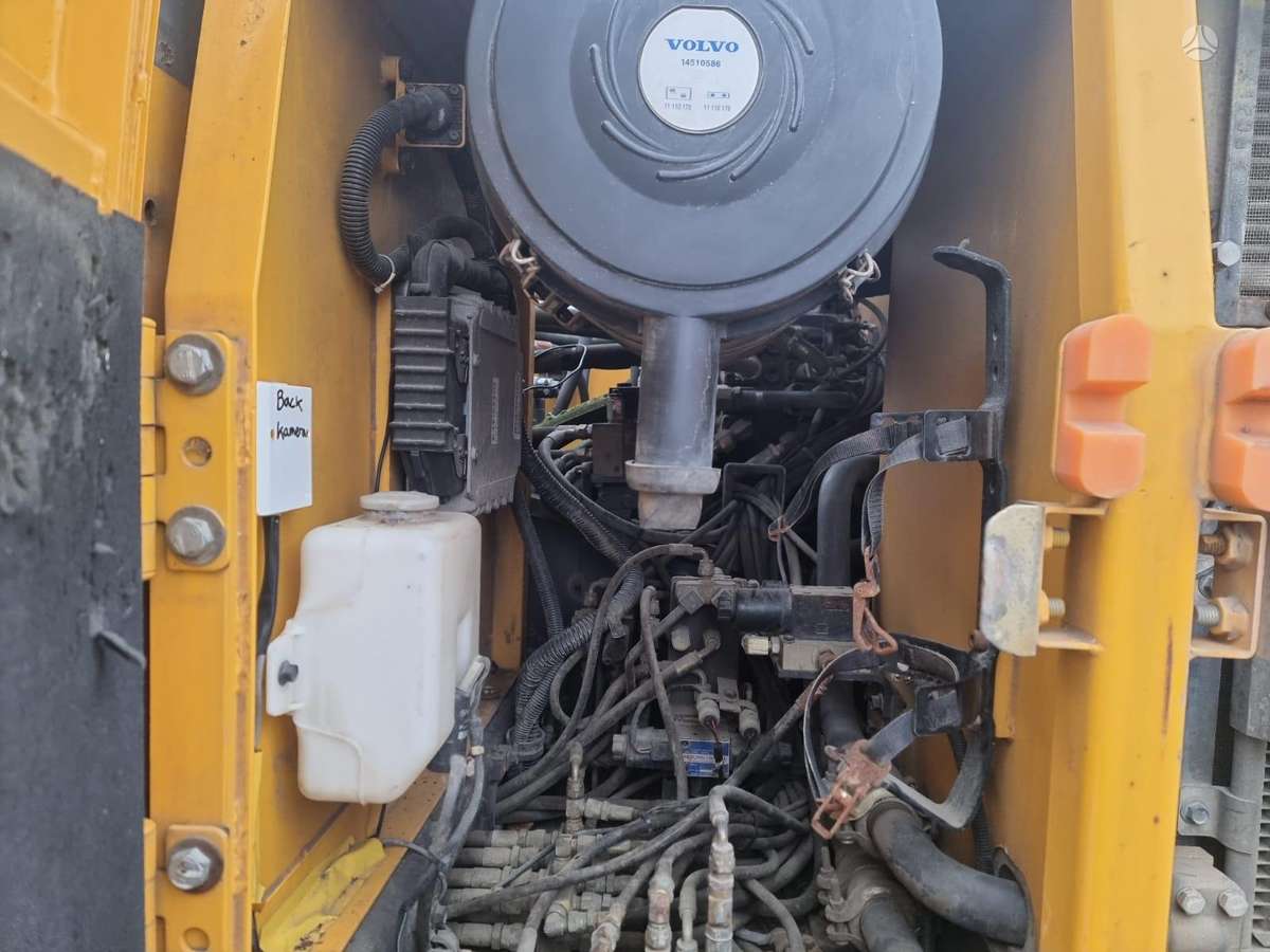 Volvo VOLVO EC210BLC, экскаваторы