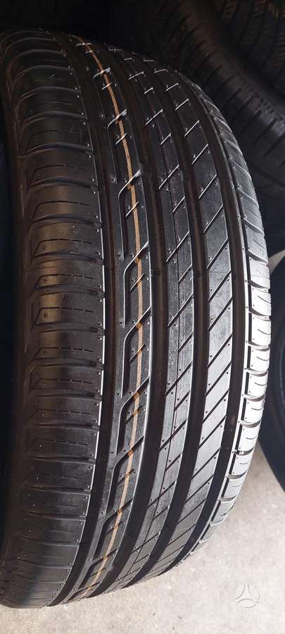 Bridgestone, vasarinės 215/55 R17