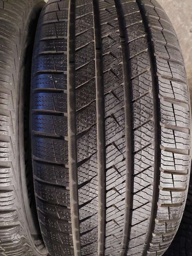 Vredestein, winter 235/45 R19