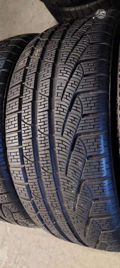 Pirelli, žieminės 235/40 R19