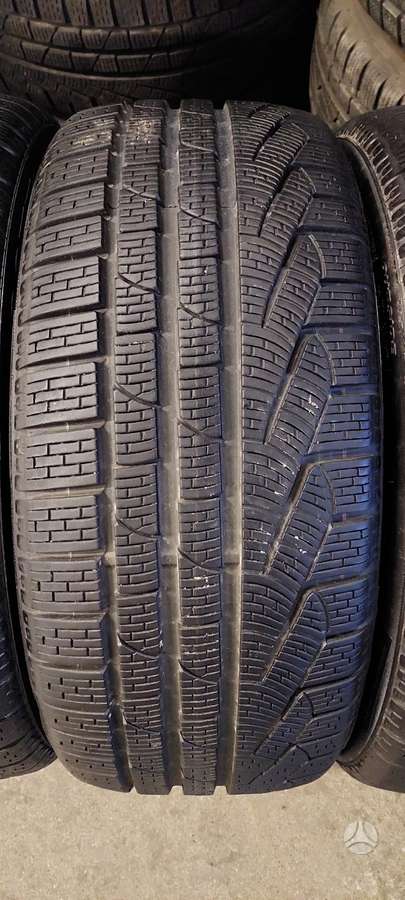 Pirelli, winter 235/40 R19