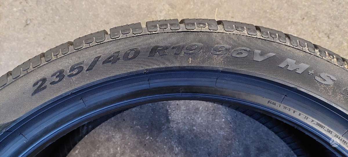 Pirelli, žieminės 235/40 R19